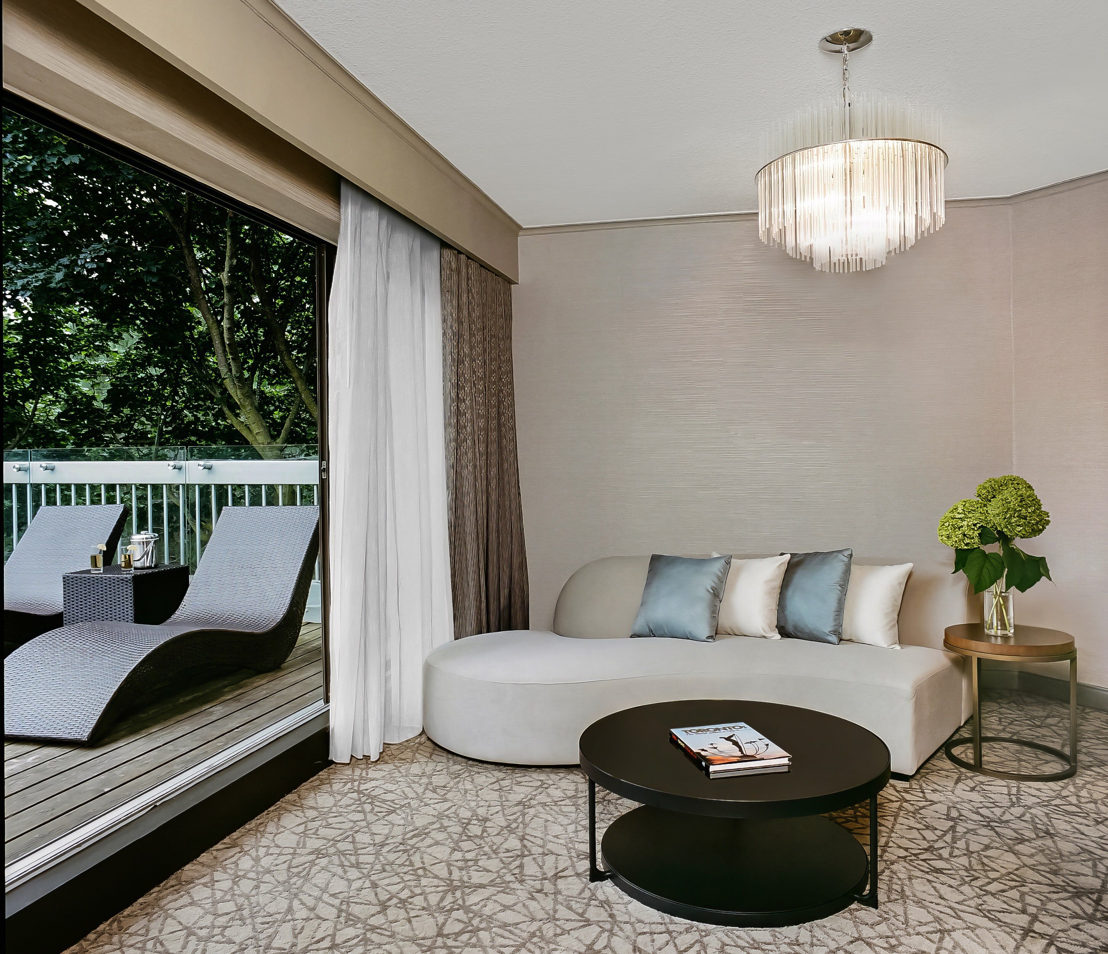 Suíte júnior, 1 cama King (Walk In Shower) | Roupas de cama premium, cofres nos quartos, escrivaninha