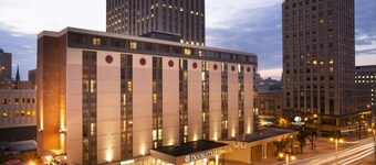 DoubleTree by Hilton Milwaukee Downtown