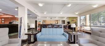 Quality Inn Airport - Southeast 