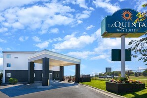 Exterior - La Quinta Inn & Suites by Wyndham Helena (Helena)