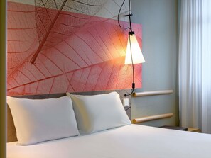 Premium bedding, pillow-top beds, desk, laptop workspace - ibis Nuernberg City am Plaerrer (Nuremberg)