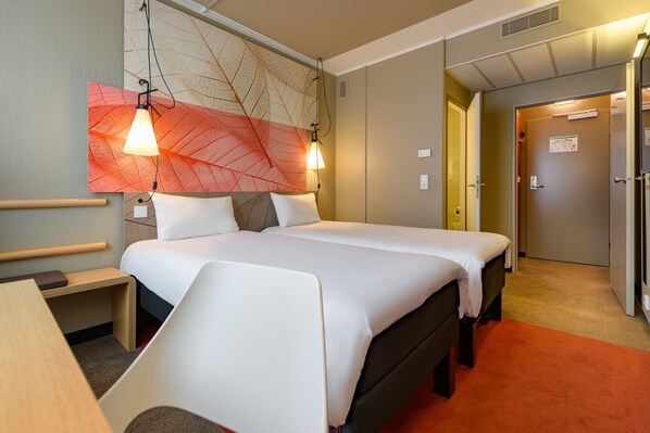 Standard Room, 2 Single Beds | Premium bedding, pillow-top beds, desk, laptop workspace - ibis Nuernberg City am Plaerrer (Nuremberg)