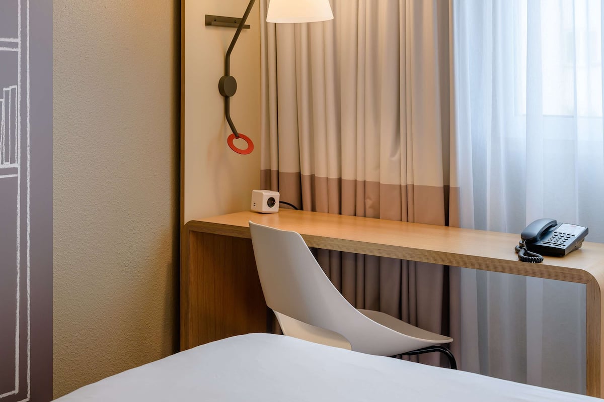 Kamar Standar, 2 Tempat Tidur Twin | 1 kamar tidur, seprai premium, bantalan ekstra lembut, dan meja kerja