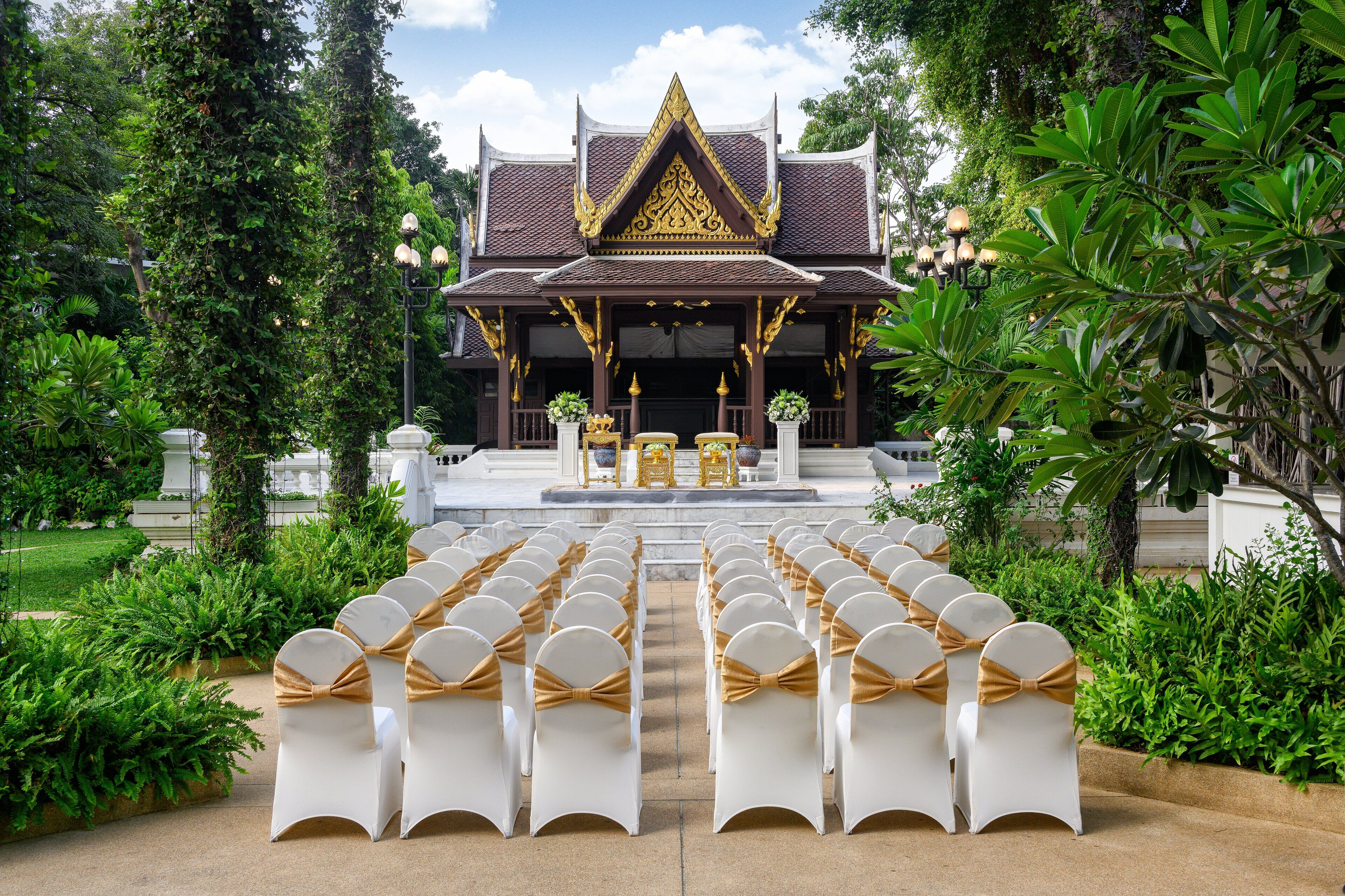outdoor banquet area