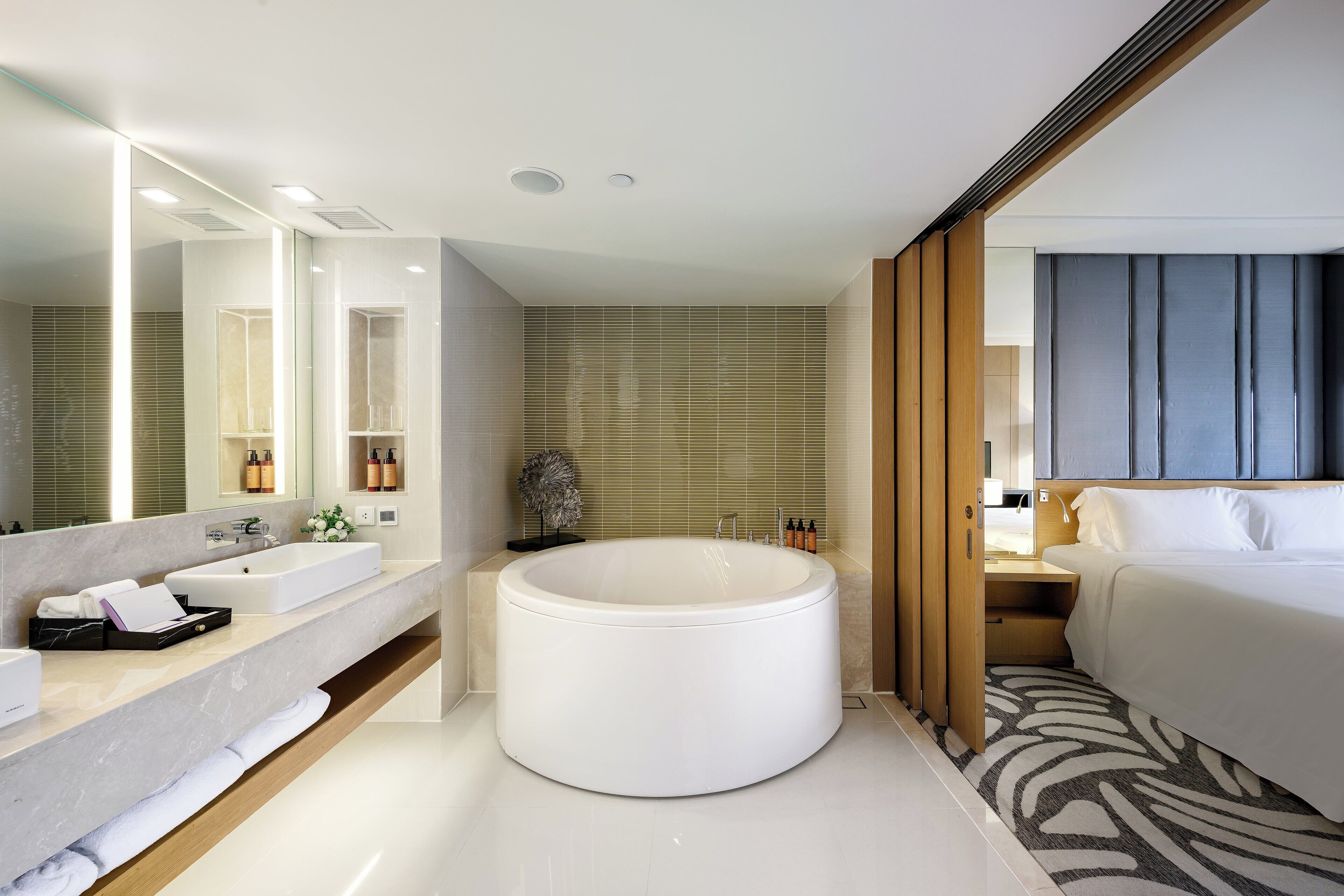 presidential suite (presidential suite) | bathroom | eco-friendly toiletries, hair dryer, bathrobes, slippers