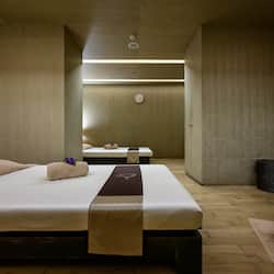 Couples treatment rooms, steam room, body treatments, aromatherapy