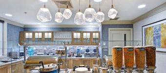 Homewood Suites by Hilton Windsor Locks Hartford