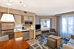 Suite, 1 King Bed with Sofa bed | 1 bedroom, premium bedding, desk, laptop workspace