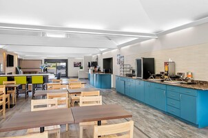 Tägliches inbegriffenes Frühstücksbuffet