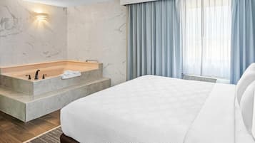 Cofres nos quartos, ferros/tábuas de passar roupa, berços grátis