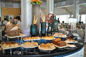 Daily buffet breakfast (IDR 181500 per person)