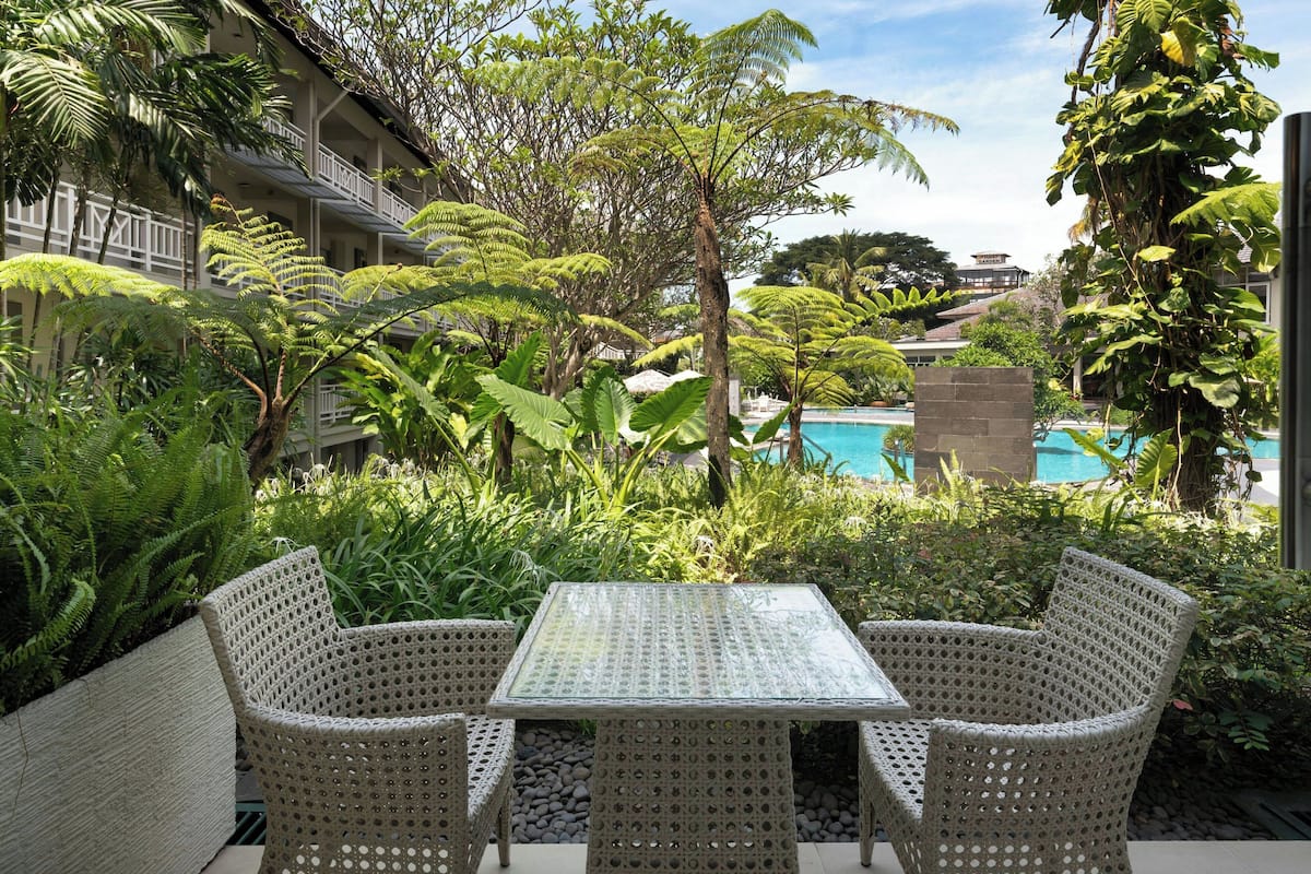 Junior suite, 1 kingsize bed, balkon | Luxe beddengoed, donzen dekbedden, pillowtop-bedden, een minibar