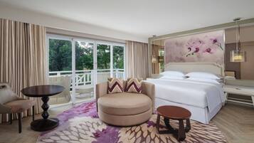 Ylelliset vuodevaatteet, untuvapeitot, pillowtop-patjalliset sängyt