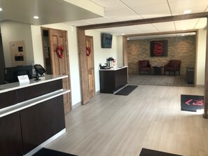 Lobby - Red Roof Inn Somerset, PA (Somerset)