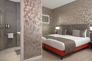 Premium bedding, in-room safe, desk, iron/ironing board - Timhotel Invalides Eiffel (Paris)