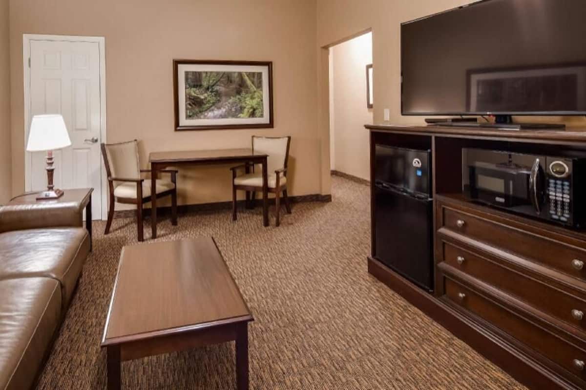 Sala d'estar | Televisor LED de 42 polzades amb canals per cable i televisor