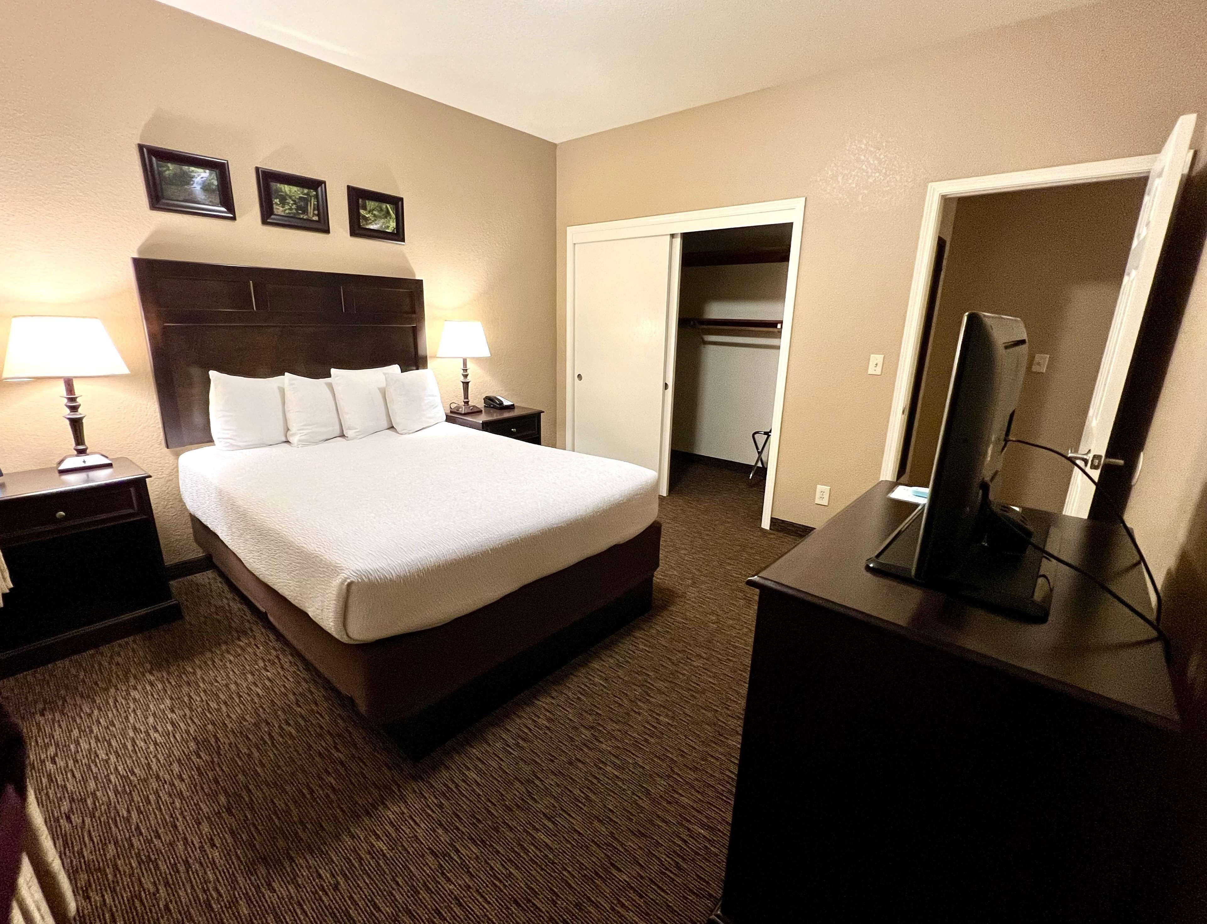 Suite, 1 Queen Bed, Non Smoking, Refrigerator & Microwave (with Sofabed) | Premium bedding, desk, laptop workspace, blackout drapes