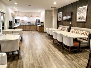 Free daily buffet breakfast