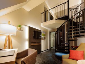 Privilege, Room, 1 Queen Bed | Hypo-allergenic bedding, free minibar, in-room safe, desk - Mercure Muenchen City Center (Munich)