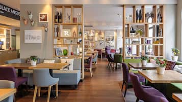Tägliches Frühstücksbuffet gegen Gebühr