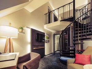 Privilege, Room, 1 Queen Bed | Hypo-allergenic bedding, free minibar, in-room safe, desk - Mercure Muenchen City Center (Munich)