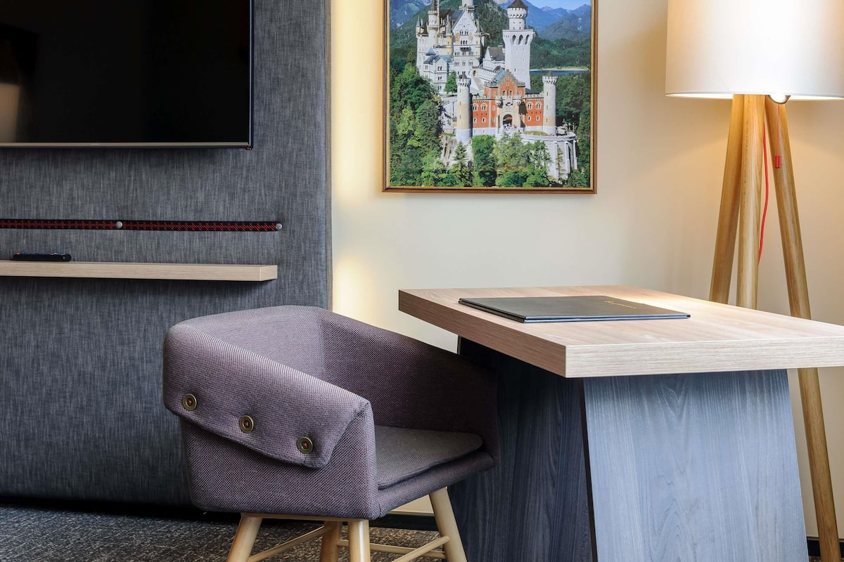 Hypo-allergenic bedding, free minibar, in-room safe, desk