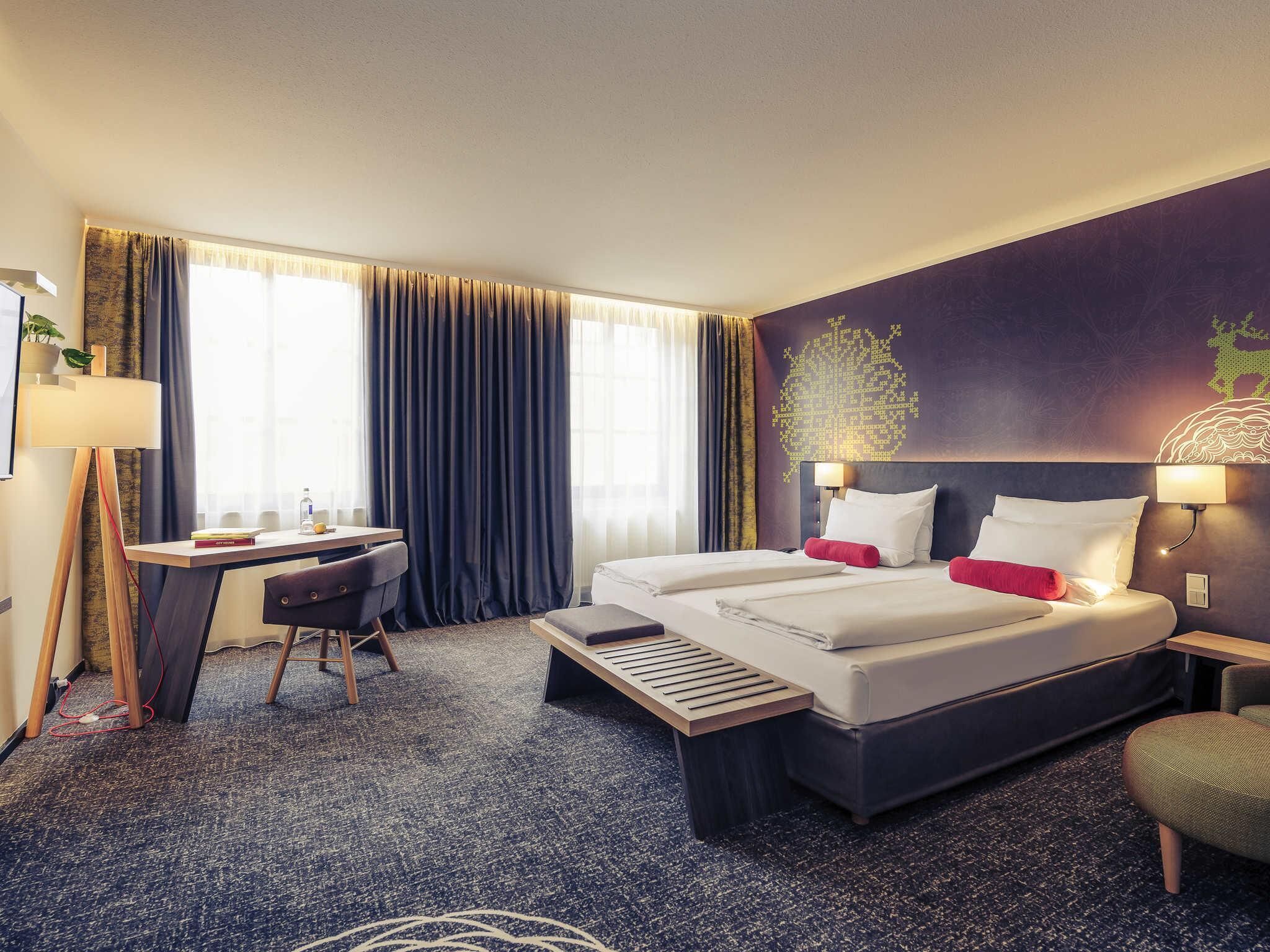 Privilege, Room | Hypo-allergenic bedding, free minibar, in-room safe, desk
