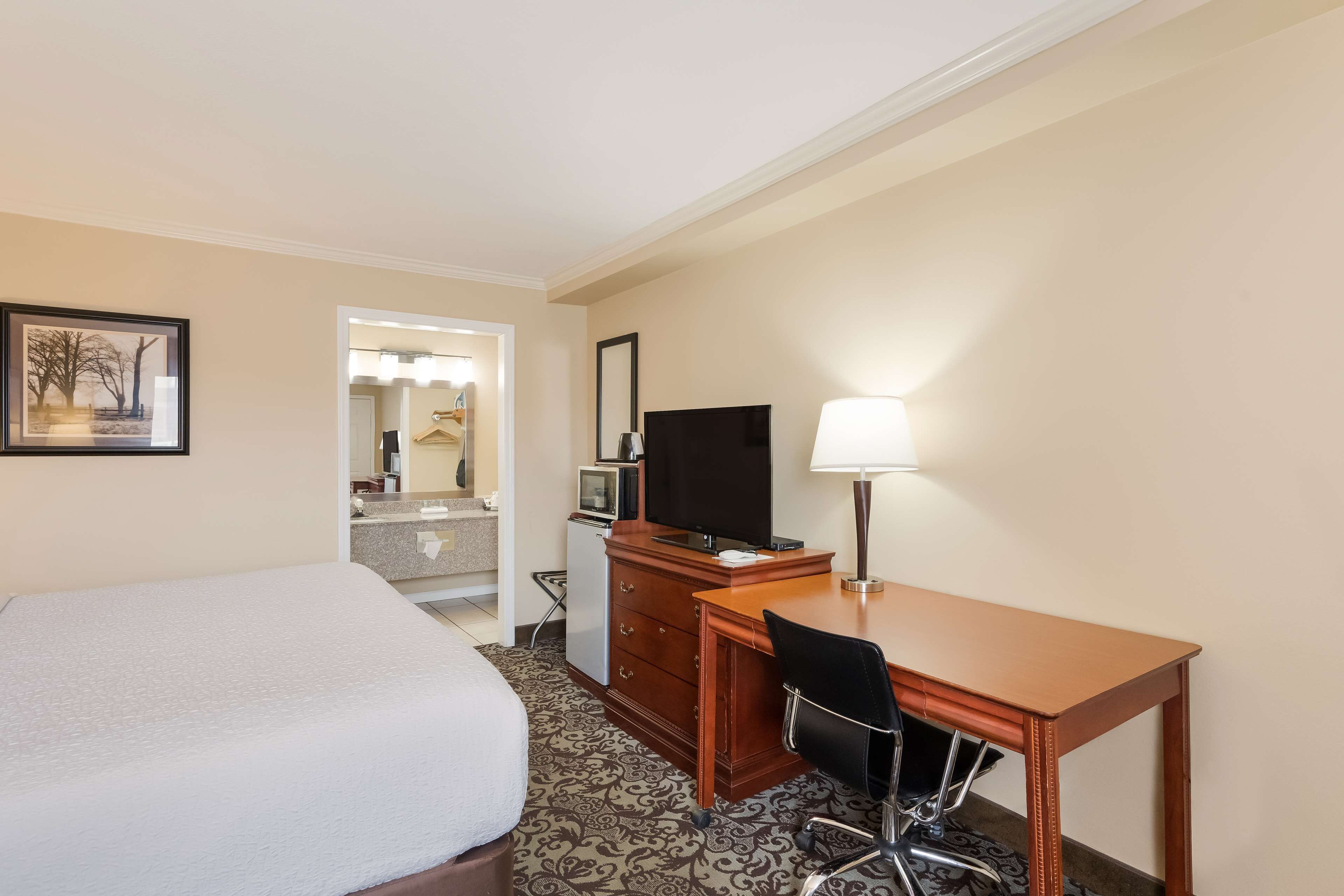 in-room safe, desk, laptop workspace, iron/ironing board