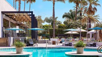 Outdoor pool, pool umbrellas, sun loungers