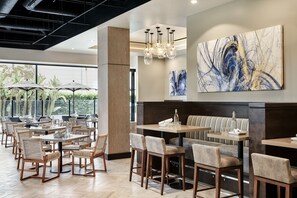 Breakfast and lunch served - Torrance Marriott Redondo Beach (Torrance)
