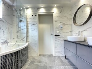 Standard-Apartment, 2 Schlafzimmer | Badezimmer