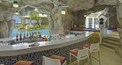 Crystal Cove, A Tribute Portfolio All-Inclusive Resort