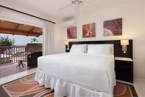 Minibar, in-room safe, desk, blackout drapes - Crystal Cove, A Tribute Portfolio All-Inclusive Resort (Derricks)