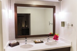 Ocean View, 1 Bedroom Suite | Bathroom | Combined shower/tub, free toiletries, hair dryer, bathrobes