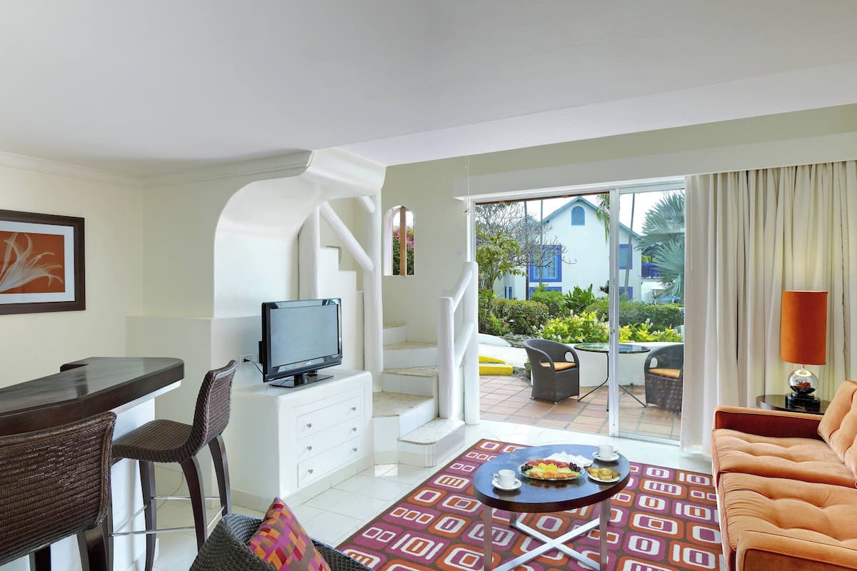 Garden View, 1 Bedroom Suite | Living area