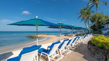 På stranden, hvit sand, snorkling og vannski