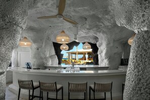 2 Bars/Lounges, Bar im Pool, Poolbar