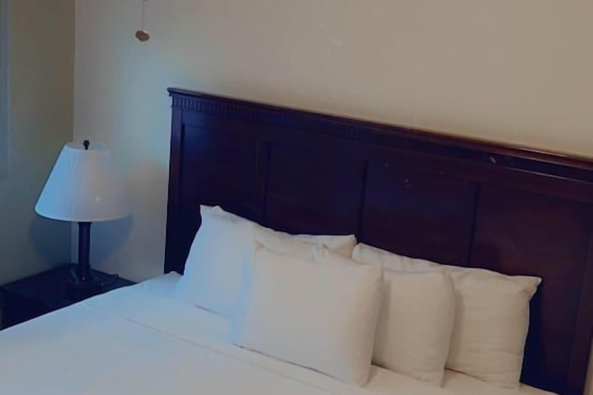 Ropa de cama de alta calidad y colchones con acolchado adicional