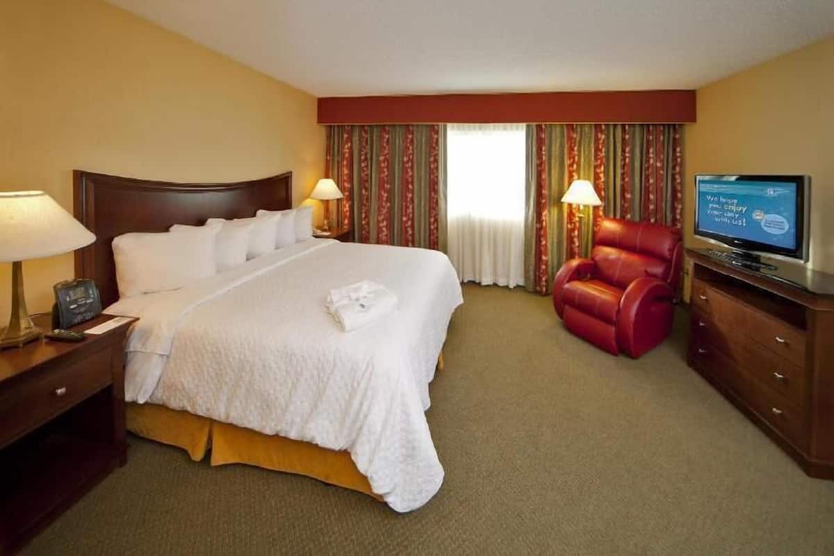 1 chambre, surmatelas, coffres-forts dans les chambres, bureau