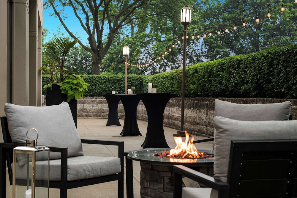 Embassy Suites by Hilton Detroit Troy Auburn Hills