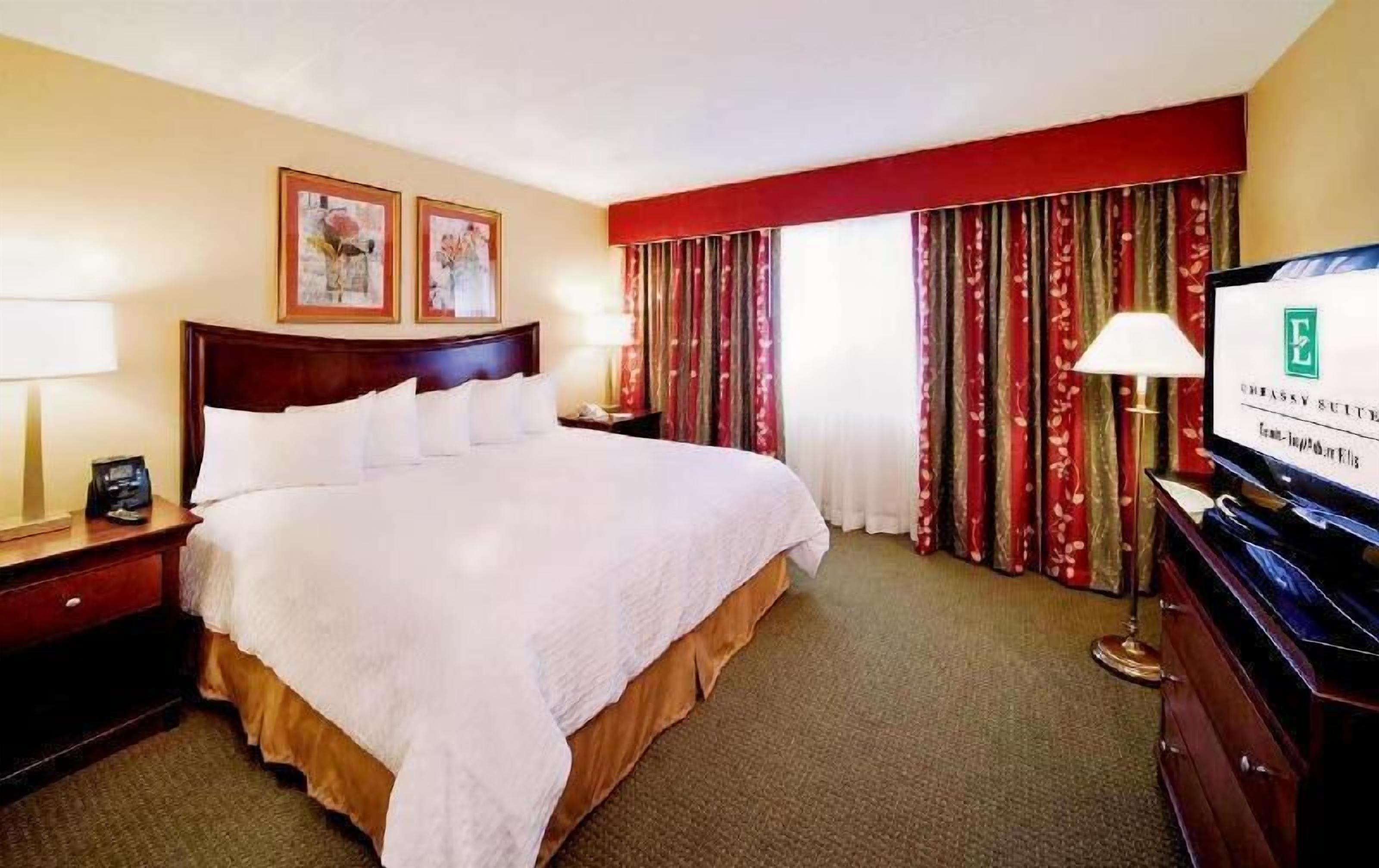 1 chambre, surmatelas, coffres-forts dans les chambres, bureau