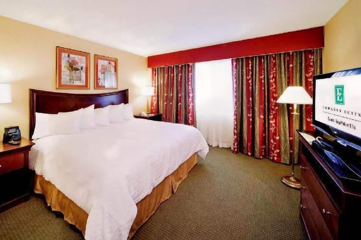 1 chambre, surmatelas, coffres-forts dans les chambres, bureau