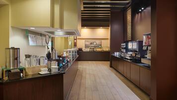 Petit déjeuner buffet compris tous les jours