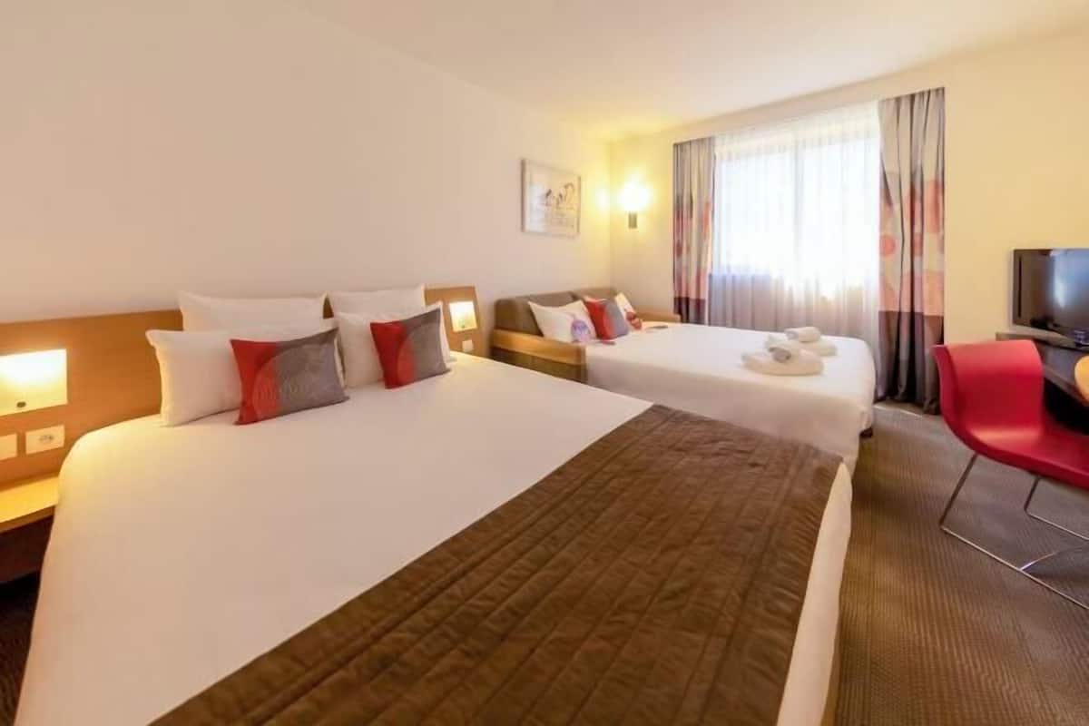 Hypo-allergenic bedding, down duvets, memory-foam beds, minibar