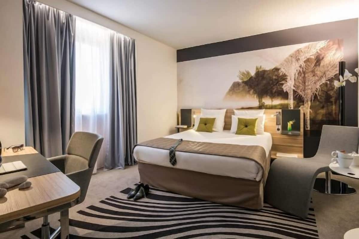 Hypo-allergenic bedding, down duvets, memory-foam beds, minibar