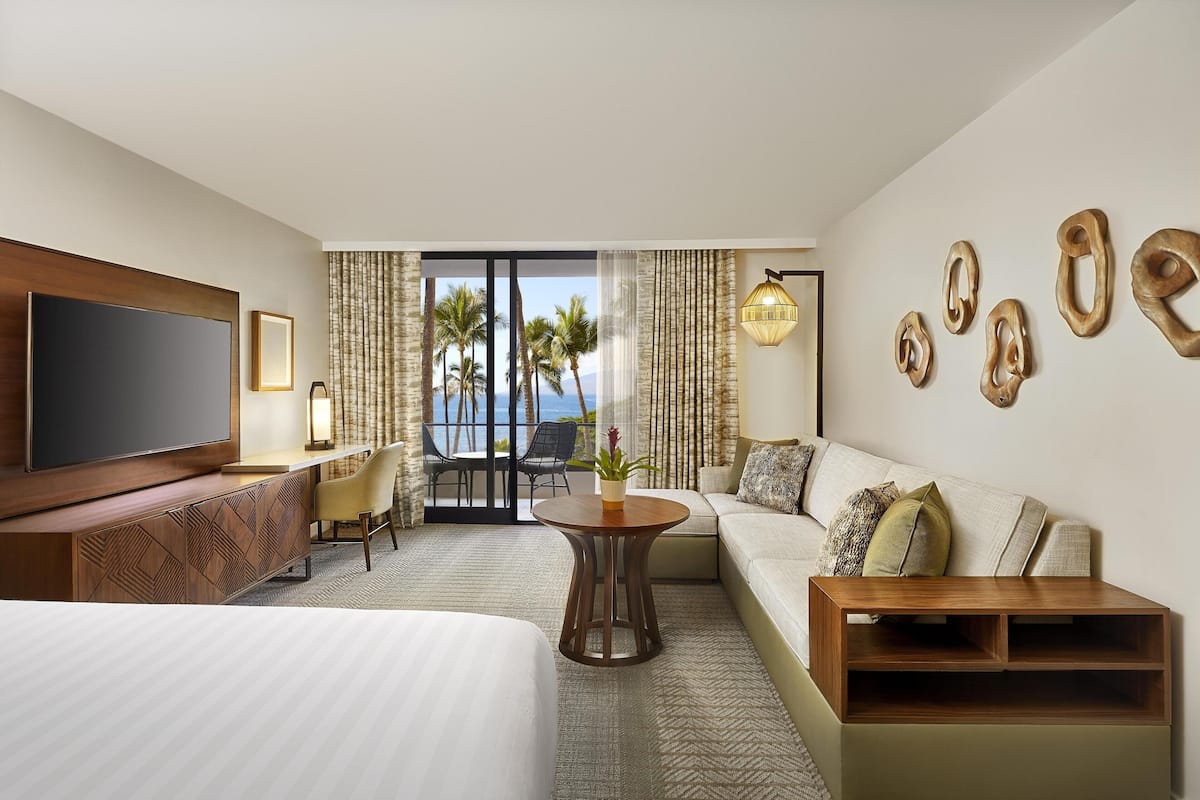 Premium bedding, in-room safe, desk, blackout curtains