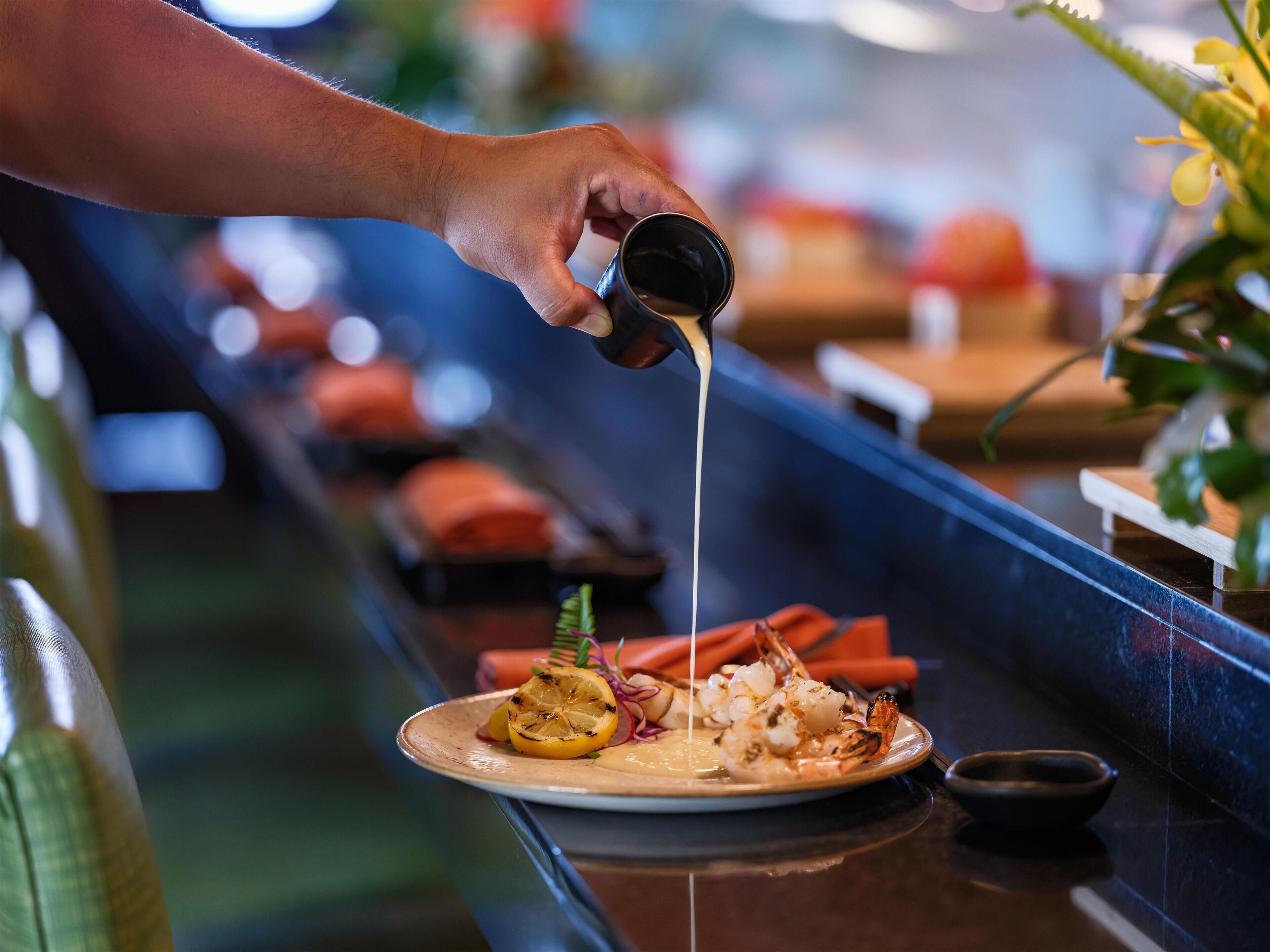 4 restaurants; breakfast, lunch, and dinner served