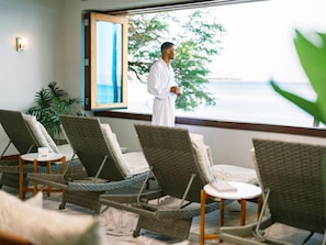 Couples treatment rooms, body treatments, aromatherapy