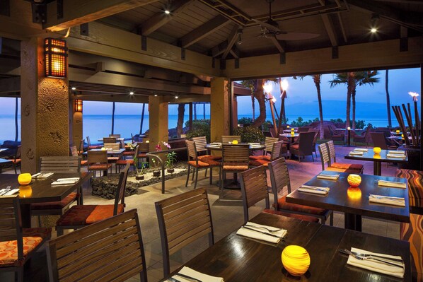 4 restaurants, breakfast, lunch, dinner served; American cuisine