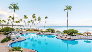 6 من حمّامات السباحة الخارجية، كبائن (بتكلفة إضافية)